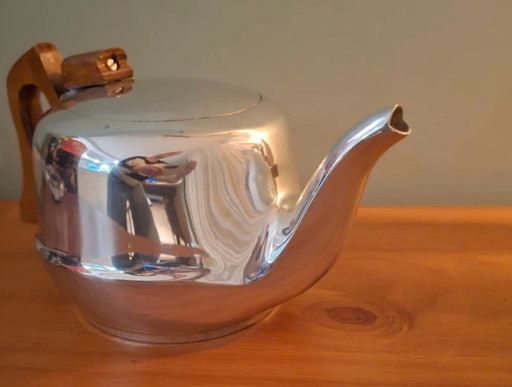 Vintage mid-century teapot Picquot Ware T6