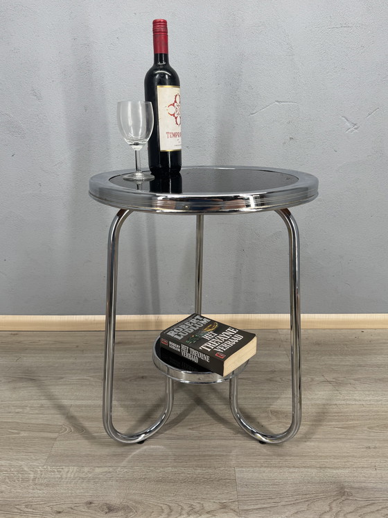 Image 1 of Table d'appoint Art déco intemporelle - chrome et verre noir