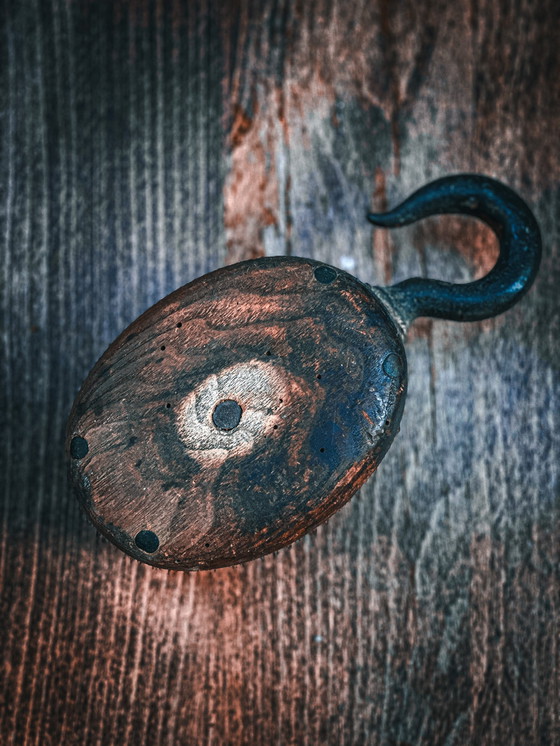 Image 1 of Puleggia antica per nave / Inizio XX secolo / Stile marittimo, industriale, country