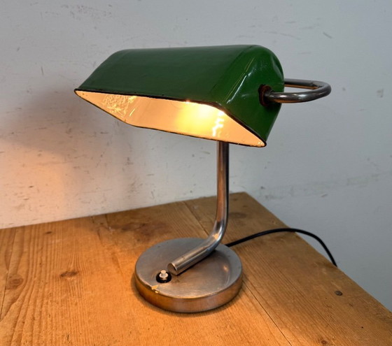 Image 1 of Vintage groene emaille bankierslamp, jaren 1950