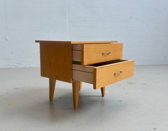 Vintage nachtkastje uit het midden van de vorige eeuw met 2 lades, jaren 60. – Ladekasten, Wood (photo 3 of 10)