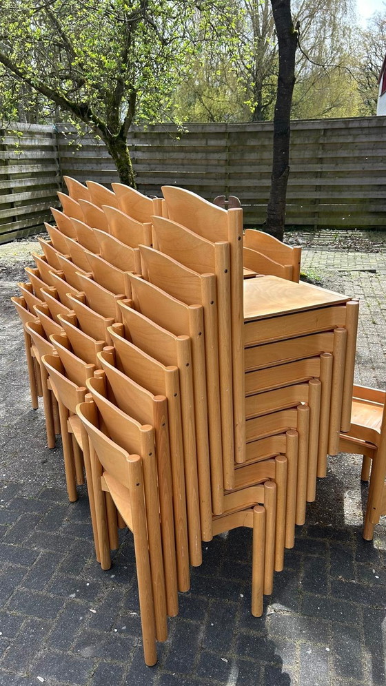 Image 1 of Lotto di 50 sedie impilabili vintage in compensato anni '80