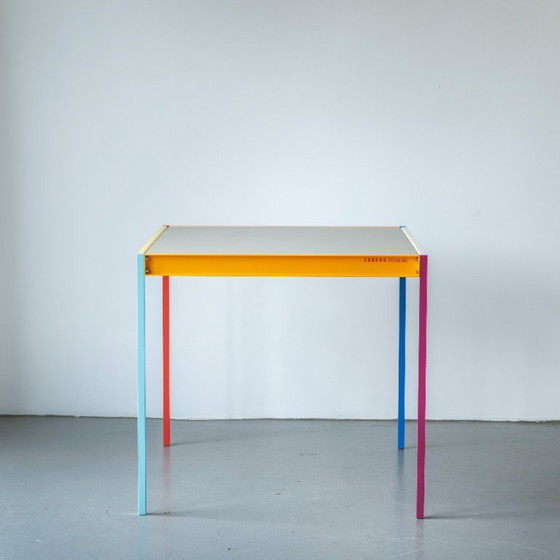 Image 1 of Ensemble de meubles modernes - table et chaises, design simple et chic par Klaus Ebbers