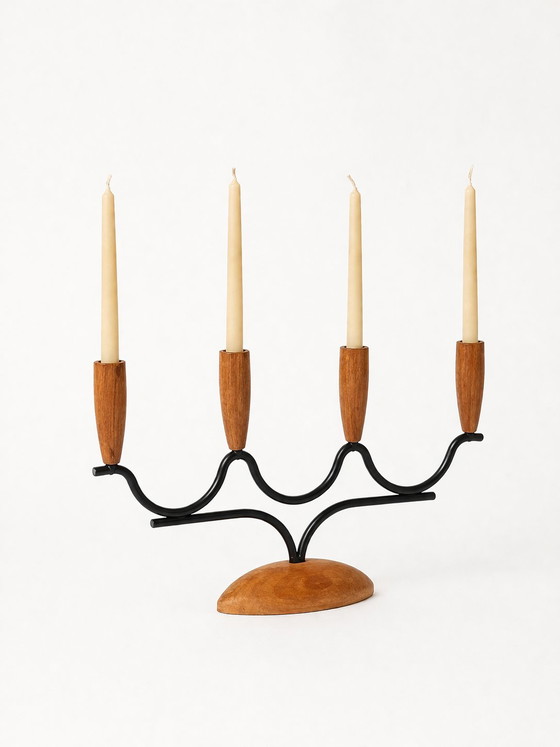 Image 1 of Candelabro danés de teca y metal negro de estilo moderno de mediados de siglo – década de 1960