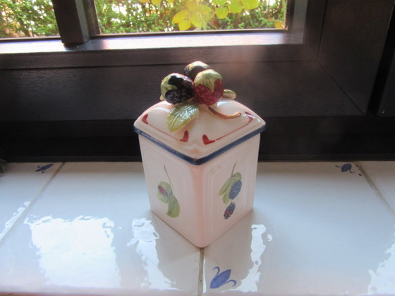 Image 1 of Barattolo piccolo con coperchio Villeroy & Boch, modello Cottage Charm (codice 110726)