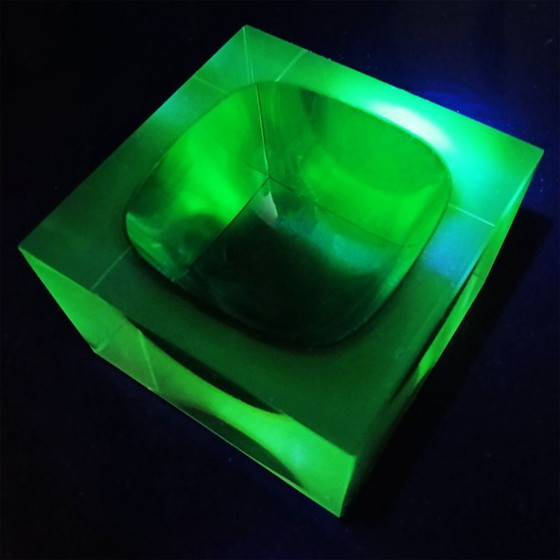 Image 1 of Rare cendrier carré en verre de Murano à l'uranium des années 1960, créé par Flavio Poli pour Seguso.