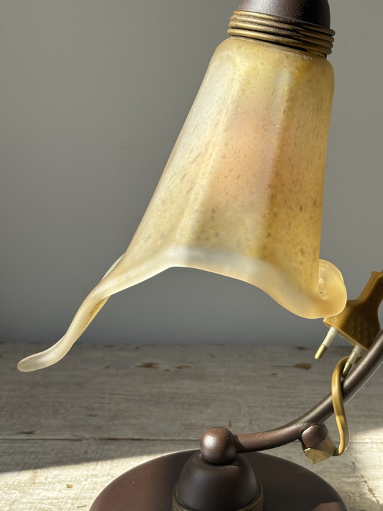 Lampada da tavolo vintage italiana Art Nouveau con vetro a forma di fiore – Vintage Italy, Lampade da tavolo (photo 4 of 10)
