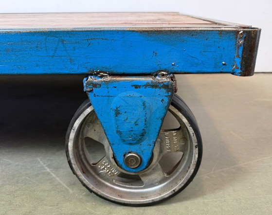 Large Blue Industrial Coffee Table Cart, 1960s – Iron (photo 8 of 15)