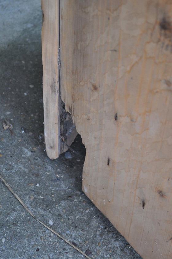 Gran trinchador de madera blanqueada, años 40 – Loza (photo 7 of 8)