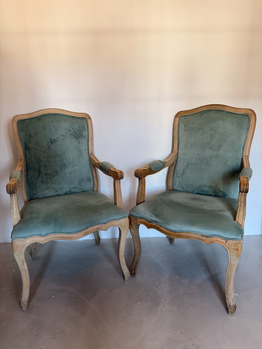 Twee barok fauteuils fluwelen bekleding