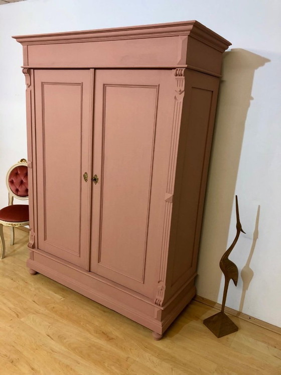 Image 1 of Traumhafter Gründerzeit Kleiderschrank um 1880 à Altrosa