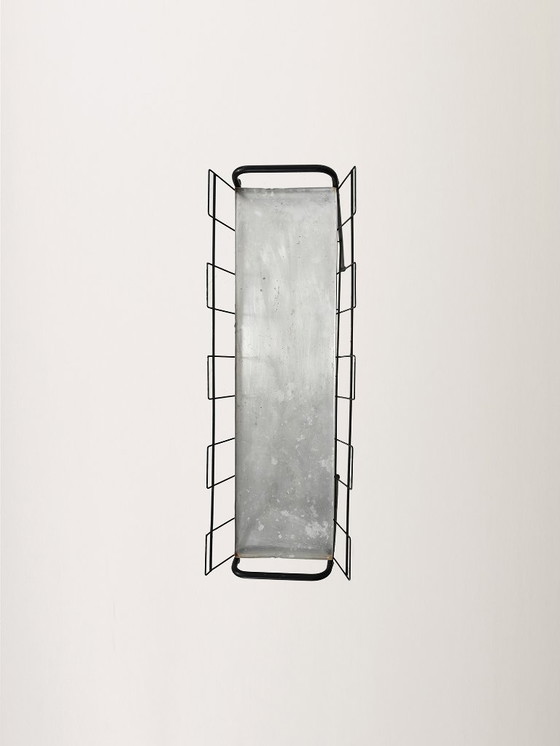 Image 1 of support à plantes scandinave en métal noir et teck