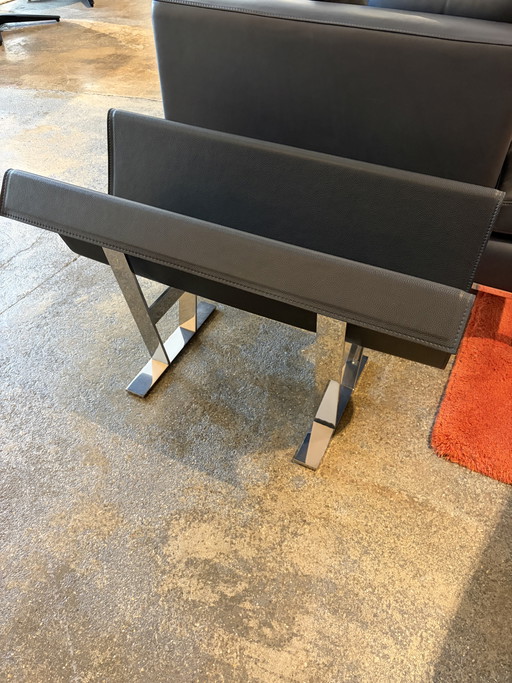 B&B Italia “Porta riviste Luis”