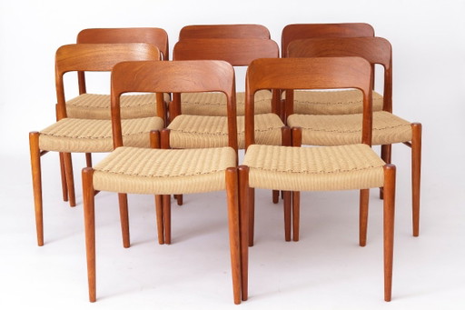Grote set van 8 Niels Otto Møller teakhouten eetkamerstoelen – model 75 (jaren 1950), Deense zittingen van papierkoord – Wood