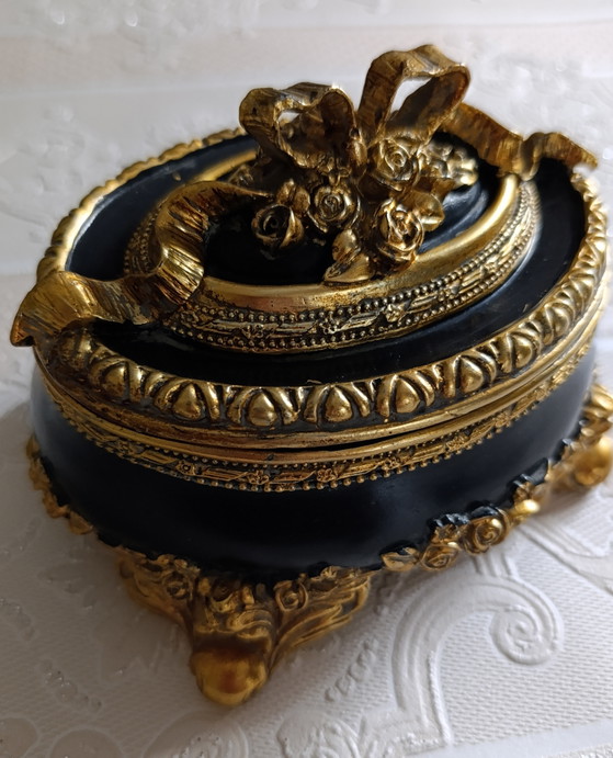 Portagioie vintage decorato in stile Luigi XVI – Oggetti decorativi (photo 7 of 10)