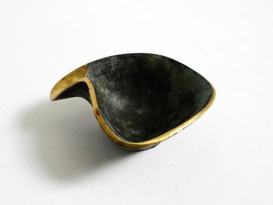 Image 1 of Bellissimi e molto rari, cinque posacenere da tavolo in ottone pesante della metà del secolo, realizzati da Carl Auböck, Austria