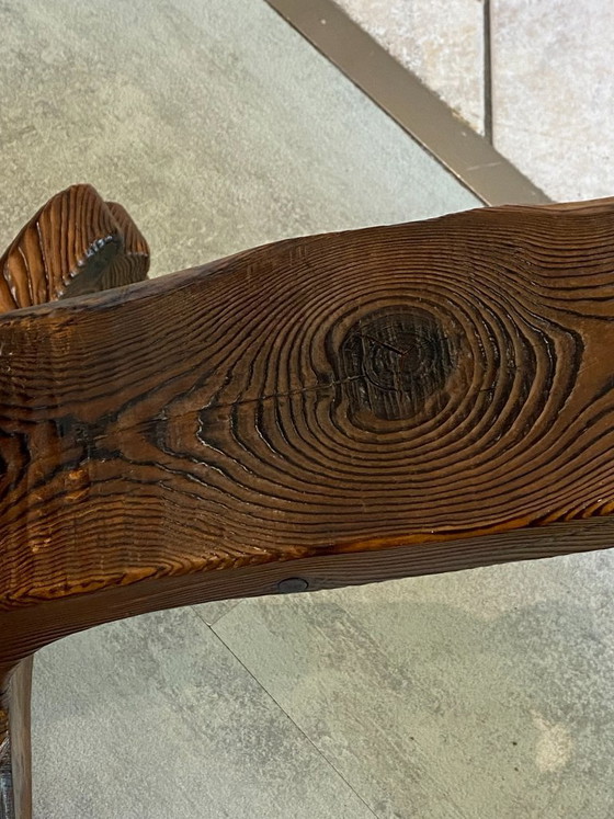 Image 1 of antieke brutalistische driepootstoel nr. 1, gesneden uit massief hout