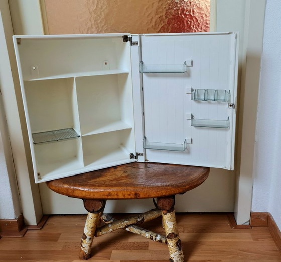 Image 1 of Carrara and Matta Medicijnkastje Cabinet Jaren 70