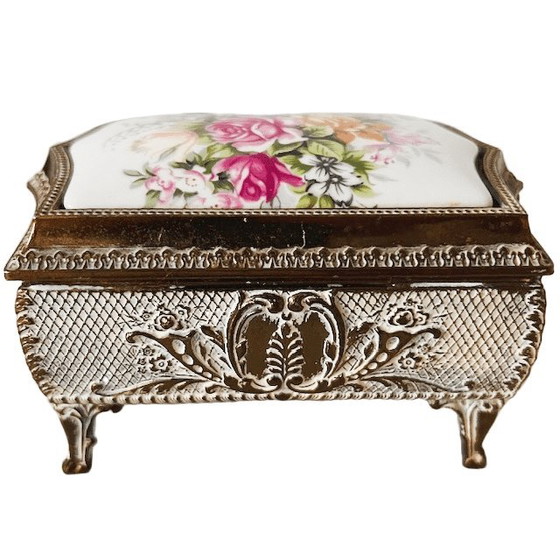 Image 1 of Vintage barok sieradendoosje goud porselein bloemen 1950's