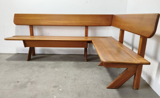 Banco de diseño escandinavo