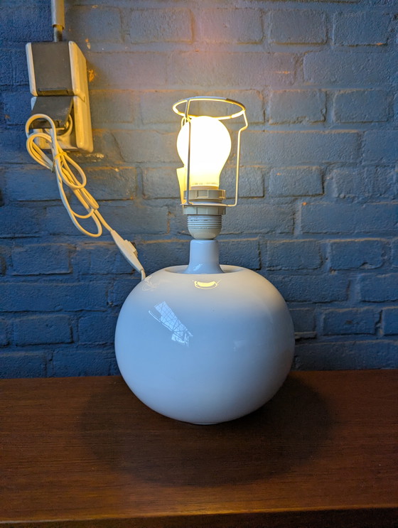 Image 1 of Deense vintage witte tafellamp 