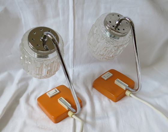 Image 1 of 2 lampade da comodino SAKÜ vetro cromo arancio