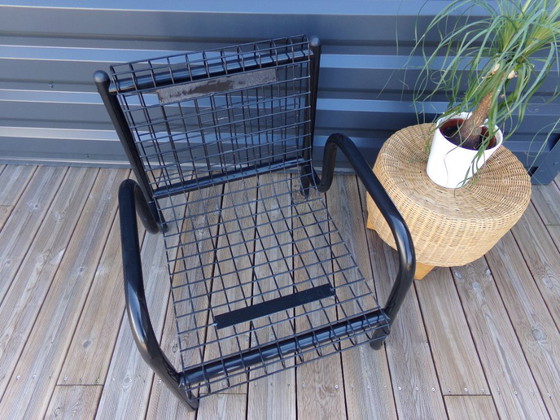 Image 1 of Coppia di poltrone nere in "rete metallica".