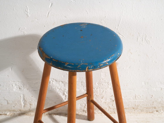 Antique wooden stool with round seat – Central Europe, circa 1950 – Rustic (photo 32 of 34)