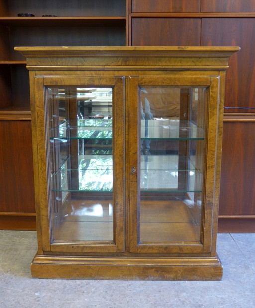 Wunderschöner antiker Vitrinenschrank