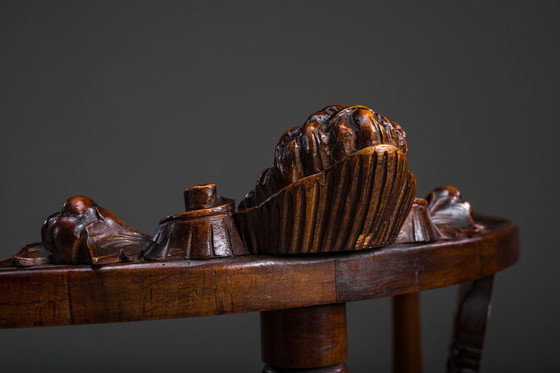 Image 1 of Italienische Eckstühle im Stil der Renaissance des 19. Jahrhunderts aus geschnitztem Nussbaumholz, 2er-Set