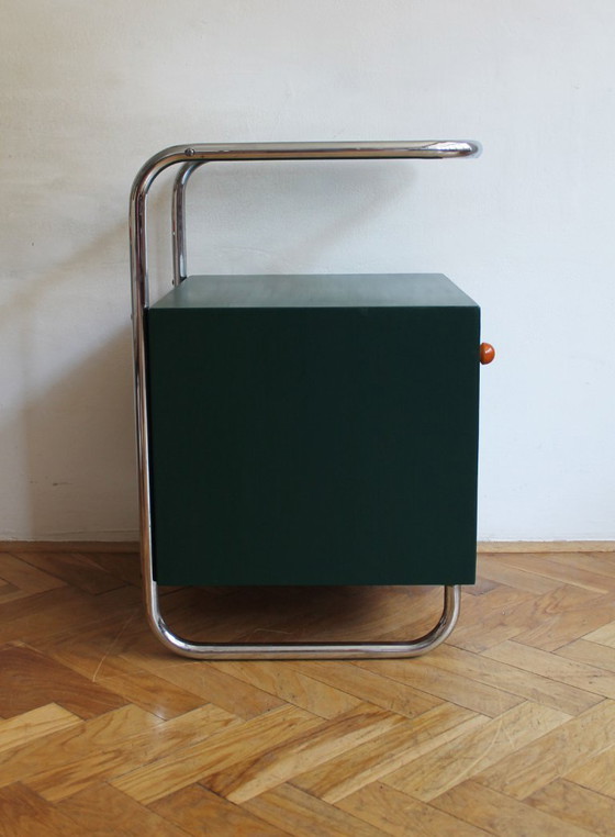 Image 1 of Zeldzaam Tsjechisch modernistisch nachtkastje van Kovona, jaren 1940.