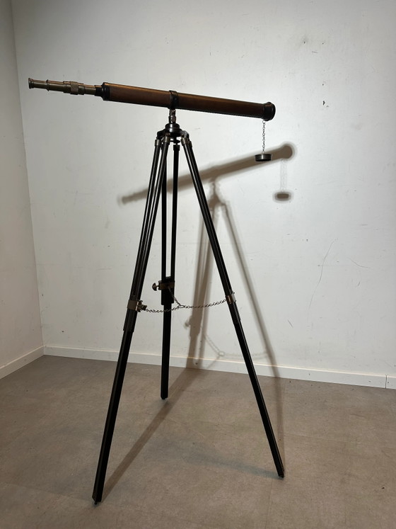 Telescopio de madera – Esculturas (photo 2 of 6)
