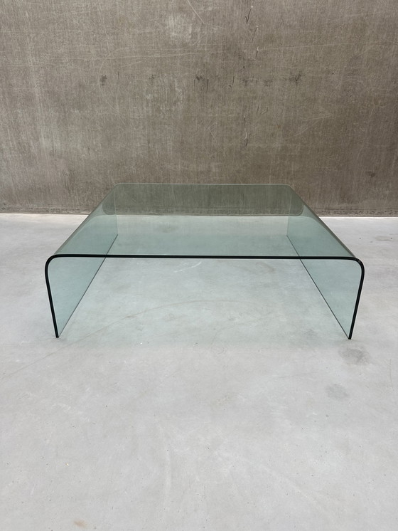 Image 1 of Table basse XXL vintage en verre « cascade » 120 x 120