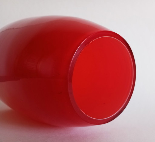 Walther Gropius Bauhaus 'Tac02' Rosenthal Studio Red/White Glass Vase 1969