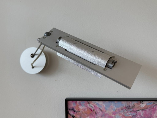 Lámpara de pared 'Wandering Finger' de Ingo Maurer
