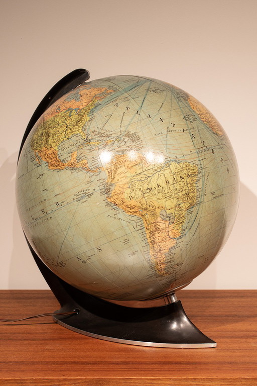 Magnifique globe lumineux