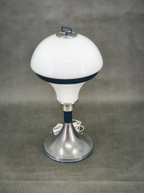 Italienische Space Age Tischlampe aus Opalglas und blauem Metall, 1970er Jahre – Tischlampen (photo 12 of 13)