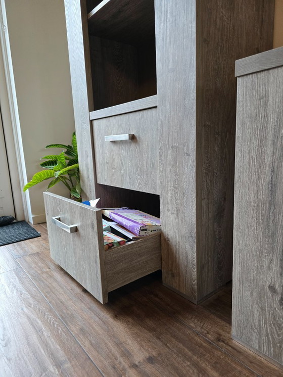 Image 1 of Librería moderna y robusta