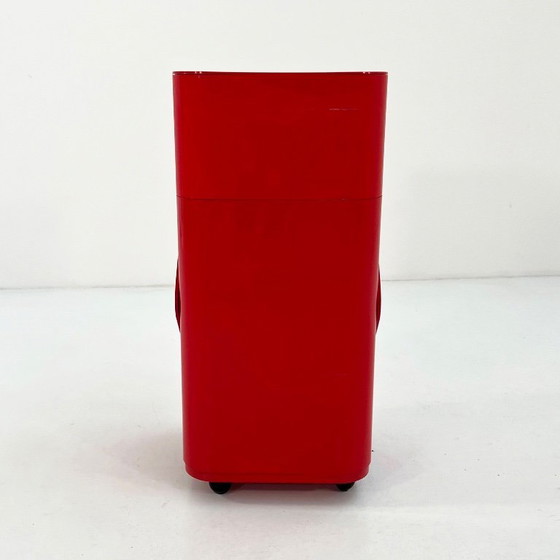 Image 1 of Rode wasmand en opbergmeubel van Anna Castelli voor Kartell, jaren 70.