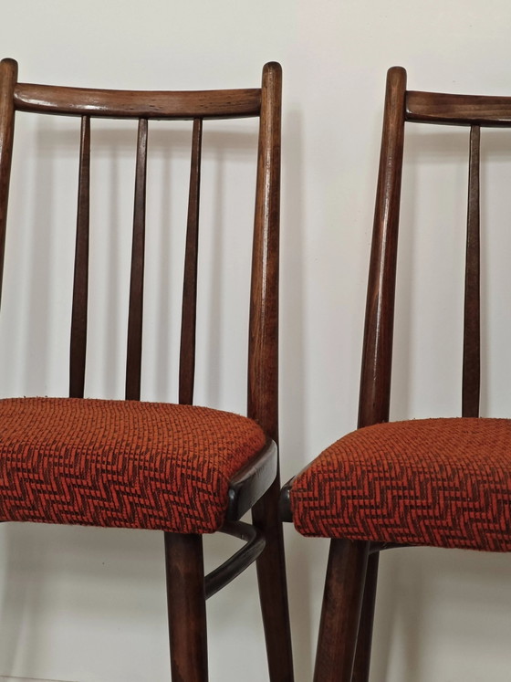 Juego de 4 sillas de comedor TON Bystrice Antonin Suman tela naranja – Thonet, Wood, Mid Century Modern (photo 12 of 16)