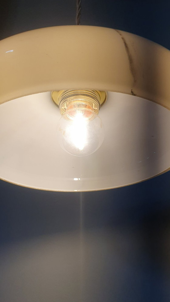 Image 1 of Lampada a sospensione vintage in vetro opalino effetto marmo, in stile Art Déco.