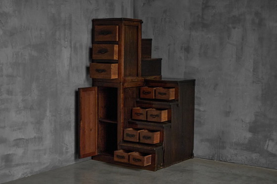 Image 1 of Kaidan Tansu Japanse trapkist, Japan, 19e eeuw