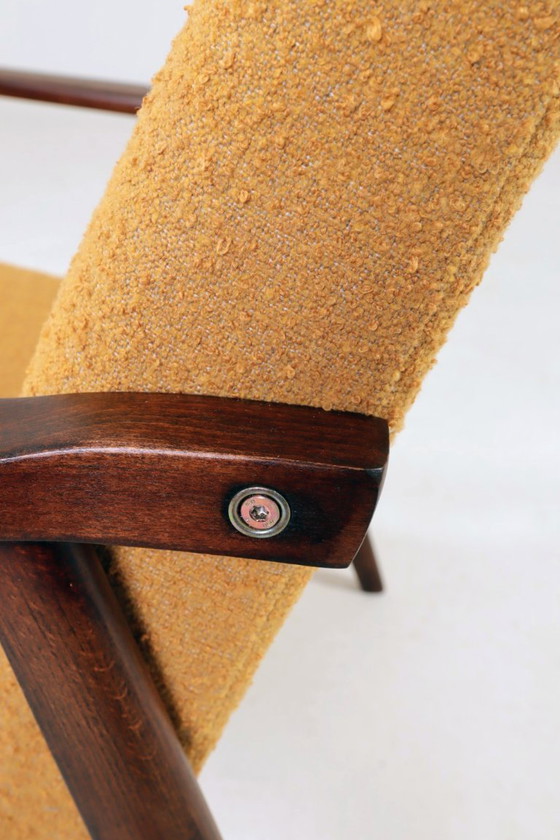 Image 1 of Paar moderne Lounge-Sessel, gelb-senffarbenes Bouclé, 1970