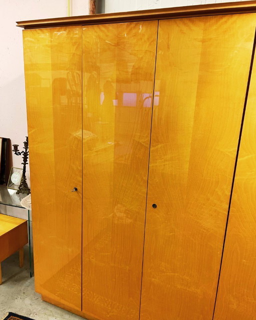 Armoire à linge vintage des années 1950