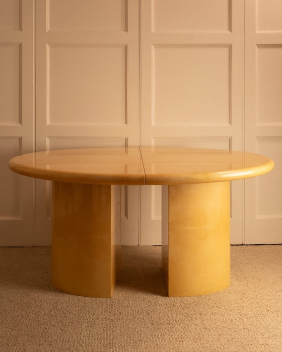 Image 1 of Table ovale en peau vernie - Italie 1960s