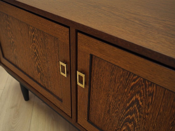 Armadio contenitore danese impiallacciato rovere su gambe angolate, moderno scandinavo anni '70 (photo 10 of 13)
