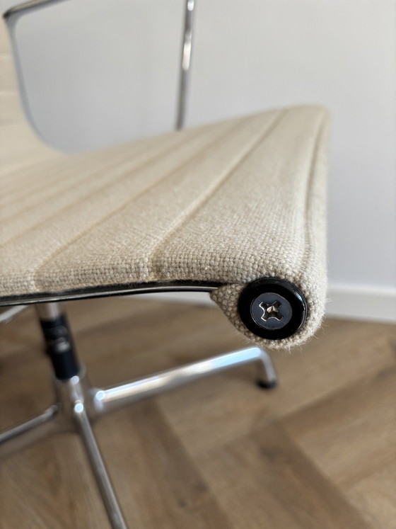 Image 1 of original Vitra Eames Aluminum Chair EA 108