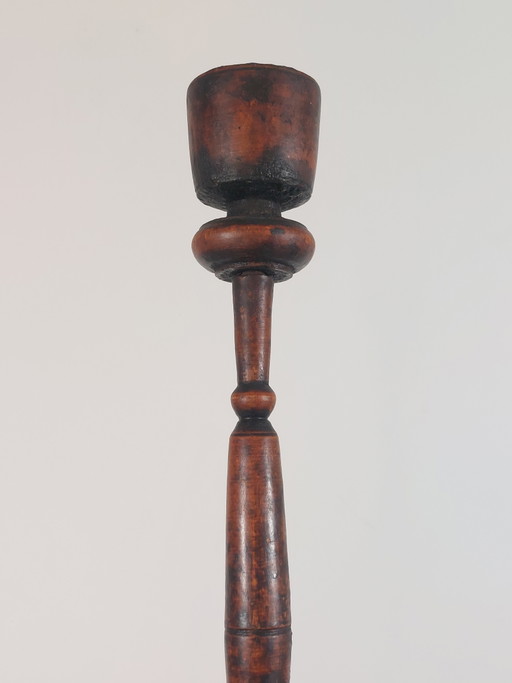 Candeliere antico in stile naif tornito, patina, arte popolare, scandinavo