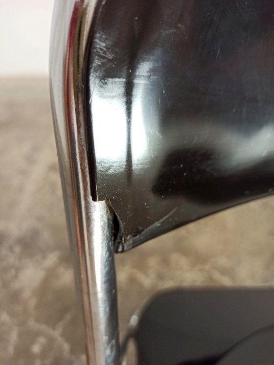 Image 1 of 5 vintage chromen en zwarte klapstoelen