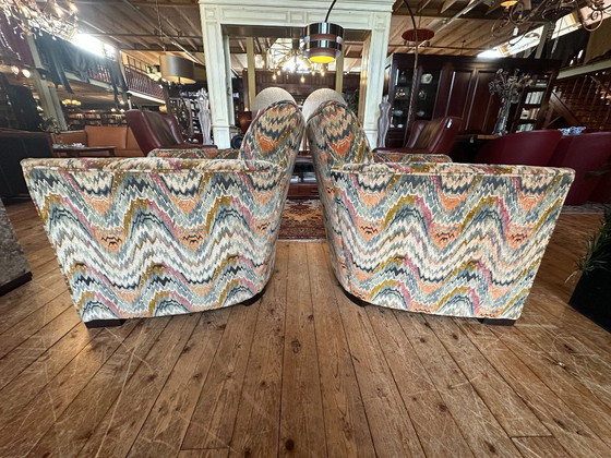 Image 1 of Sillones y otomanas Donghia - Retapizados con un colorido patrón de chevron